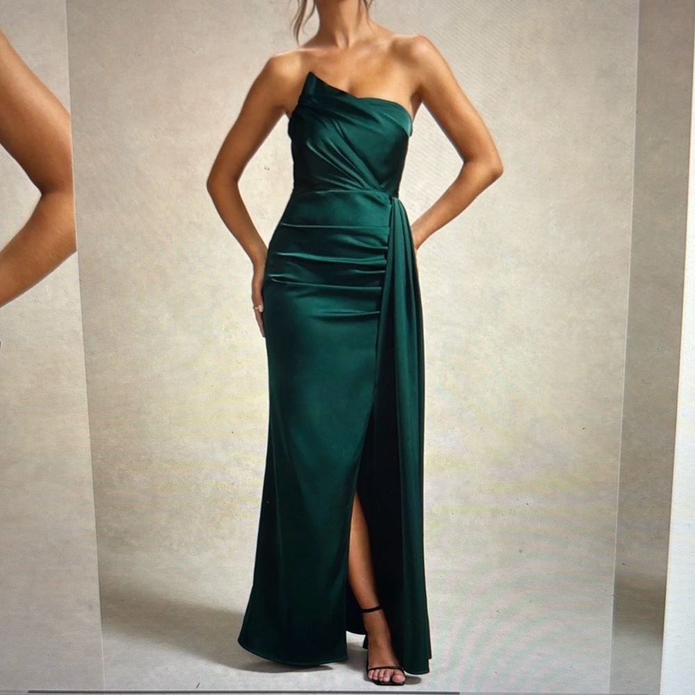 Hollywood | Elegant Green Evening Gown (Bottle Green Satin Strapless Dress)